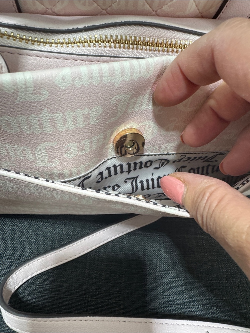 Juicy Couture Love Your Couture Pink & White Quilted Handbag w/ Card Holder - Picture 8 of 14